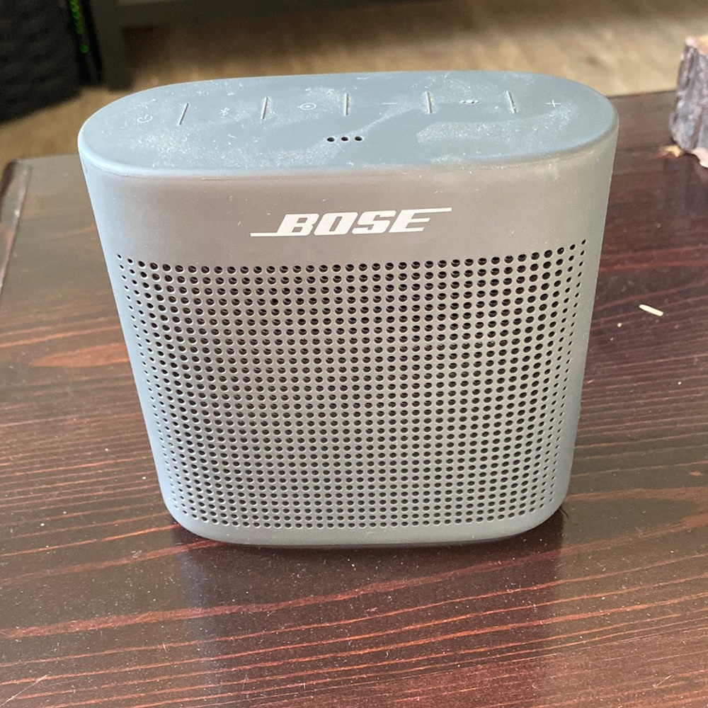 Bose color soundlink II speaker